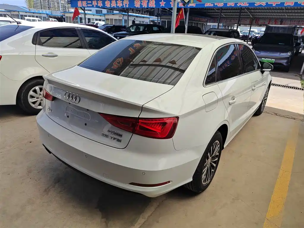 Audi A3 2016 Limousine 35 TFSI Leadership фото 7