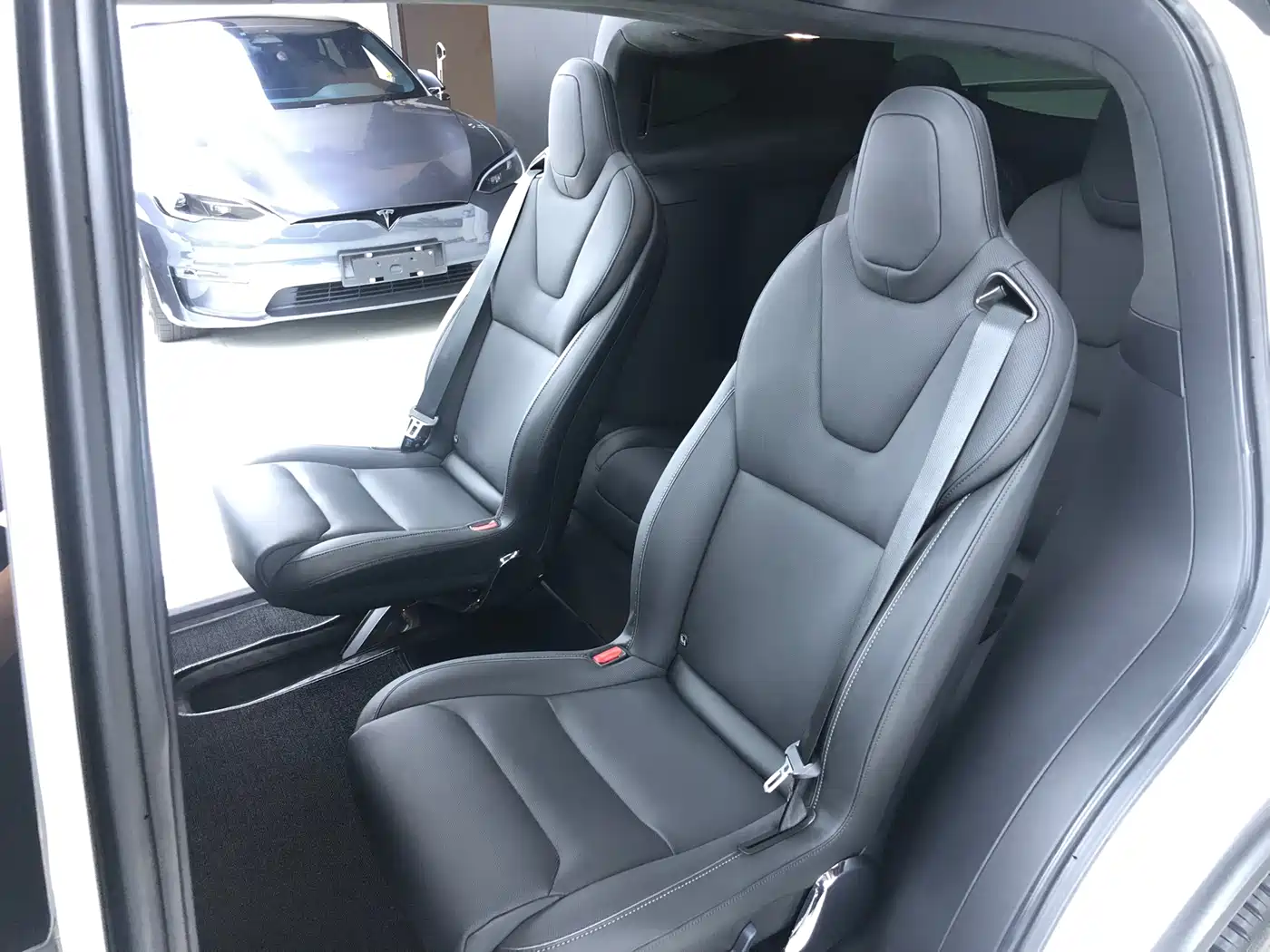 Tesla Model X 2024 2023 Tri-motor AWD Plaid