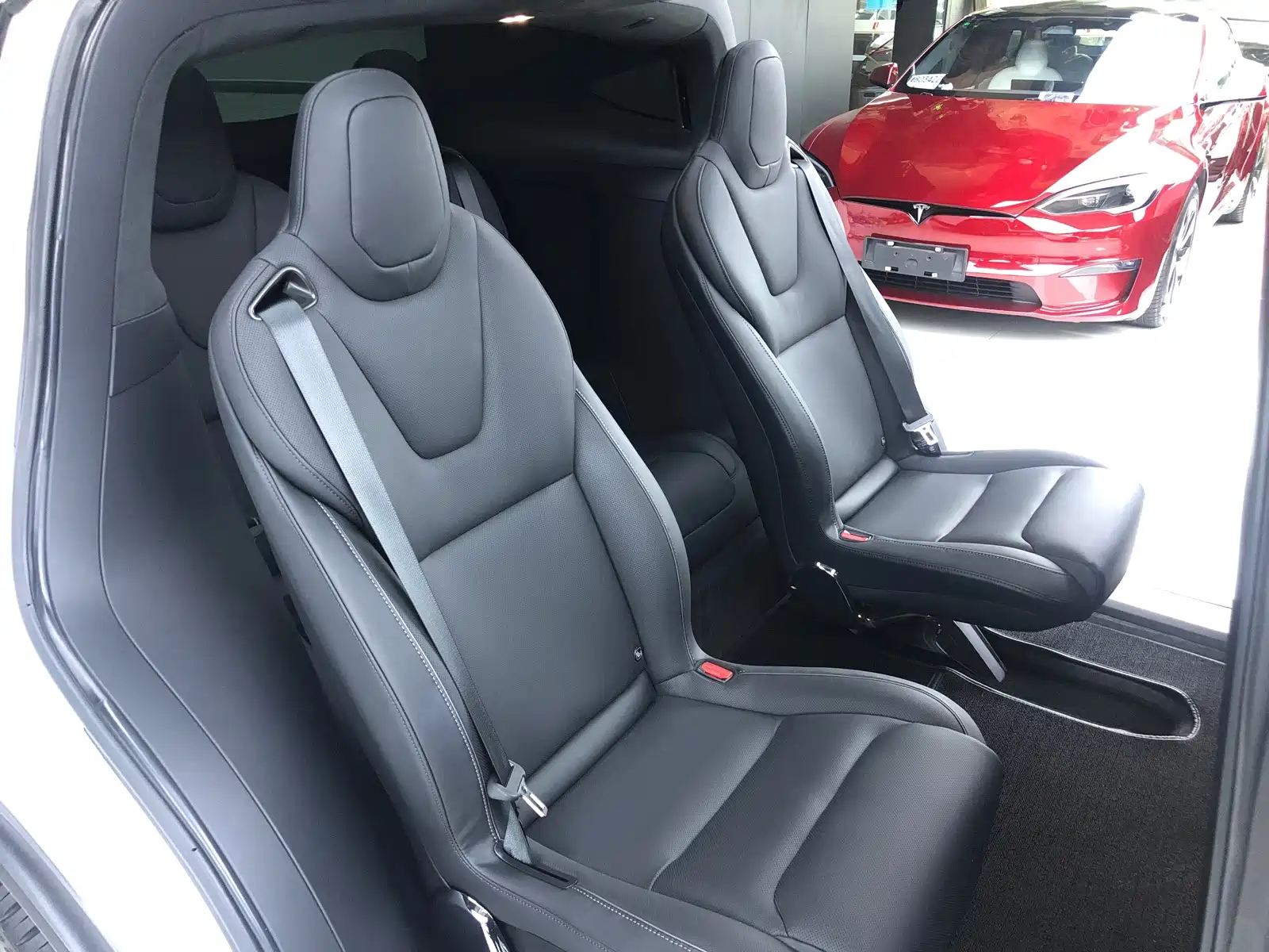 Фото 14 - Tesla Model X