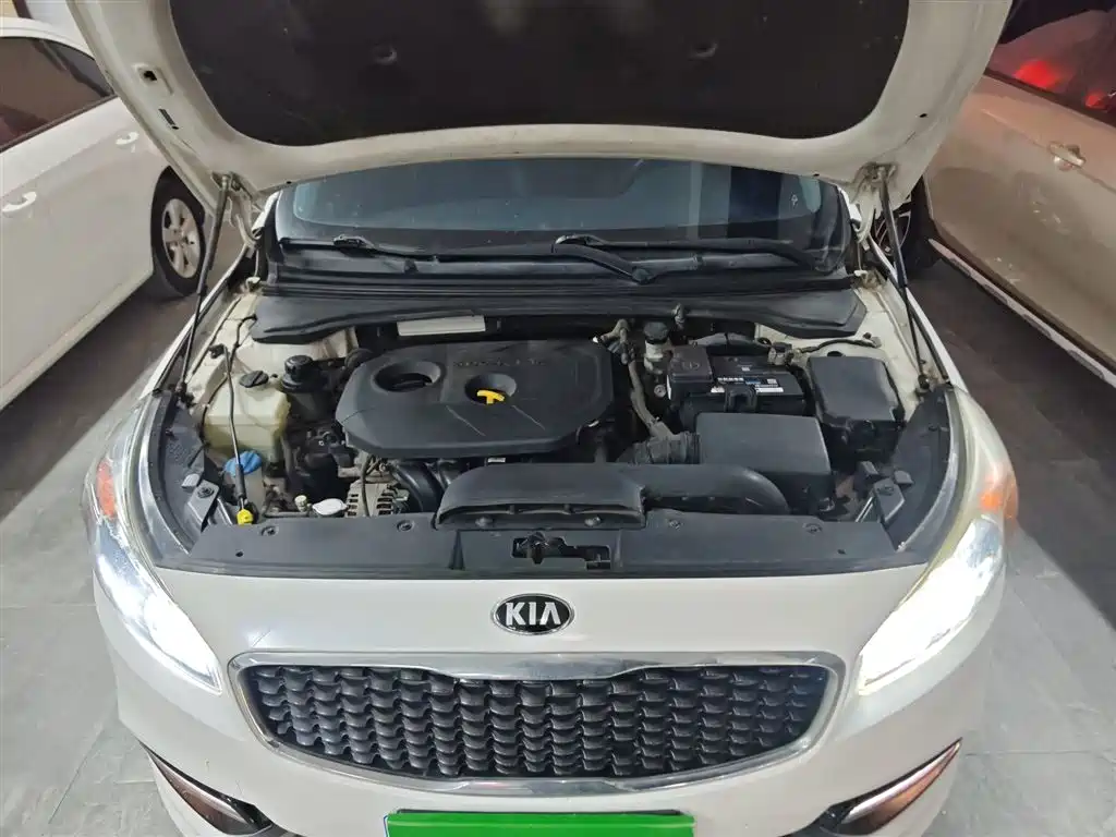 Kia K4 2014 1.8L Automatic GLS фото 16