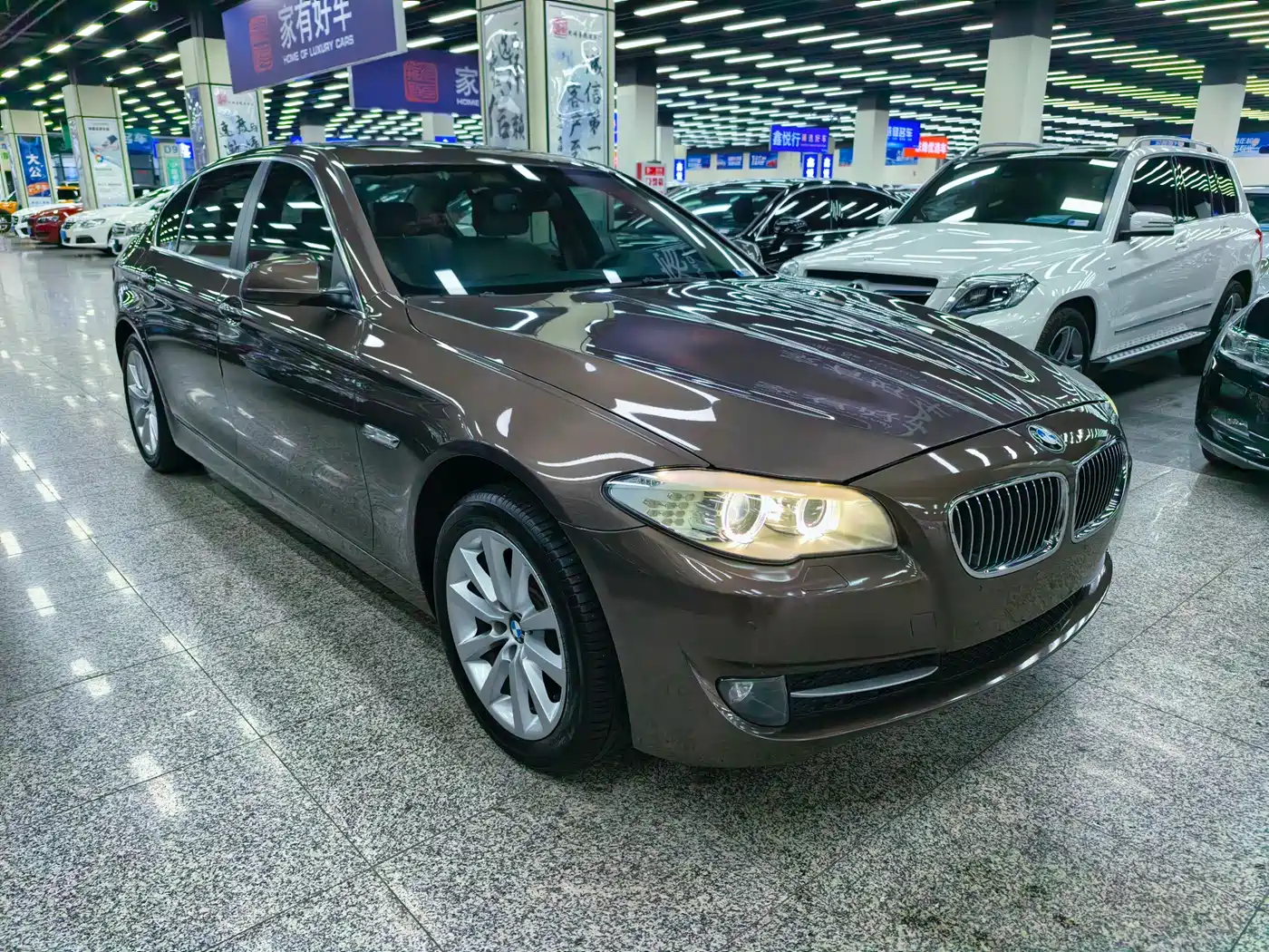 BMW 5 Series 2013 525Li Excellence Edition фото 3