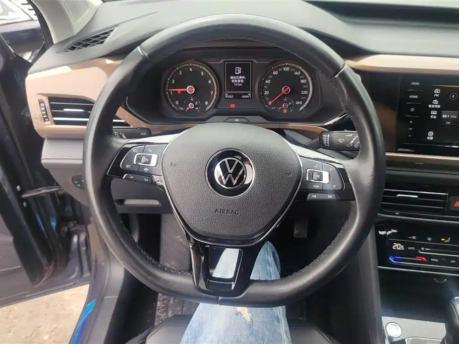 Volkswagen Tharu 2020 280TSI 2WD Comfort Edition China VI фото 15