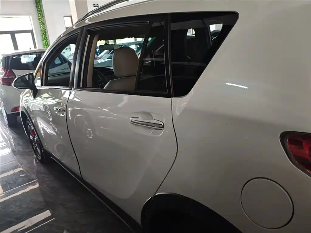 Toyota E'Z 2015 180E CVT Crossover Edition фото 5