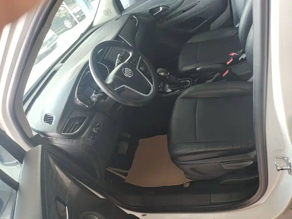 Фото 15 - Buick Encore
