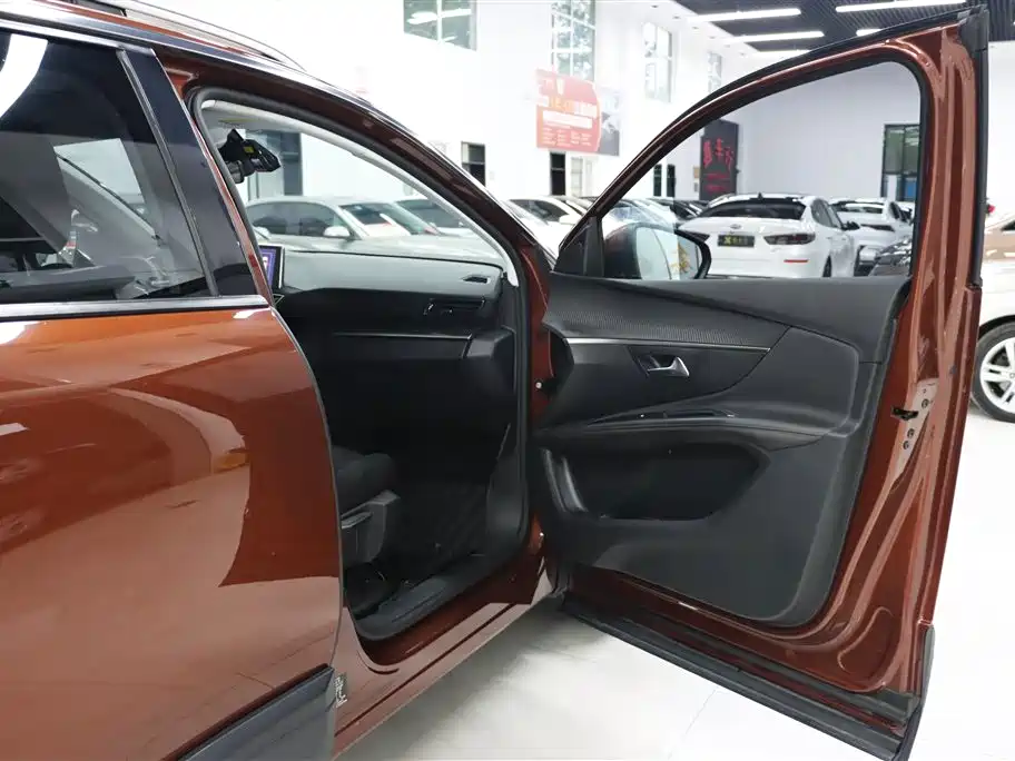 Peugeot 4008 2018 350THP Comfort Edition фото 19