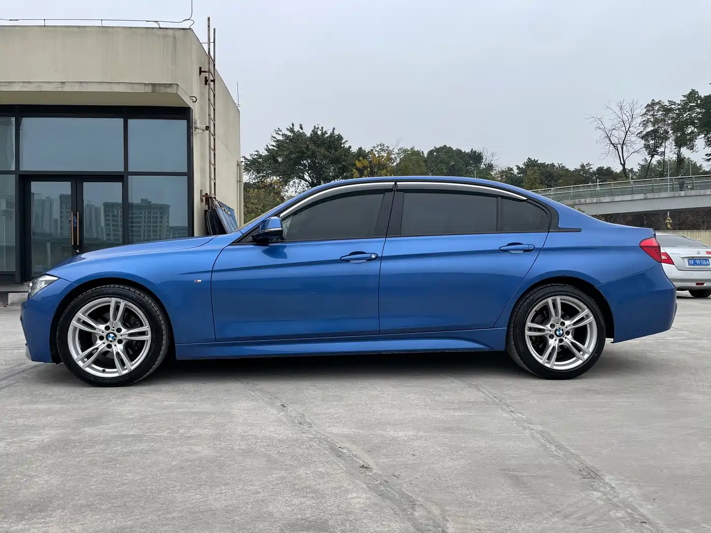 BMW 3 Series 2017 320Li M Sport фото 6