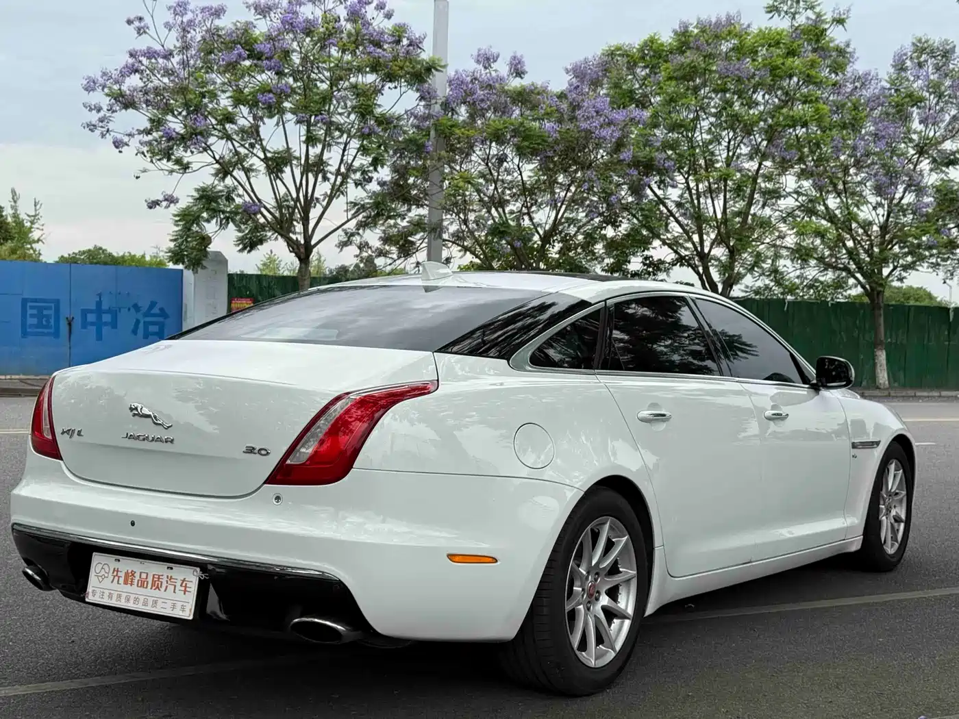 JAGUAR XJ