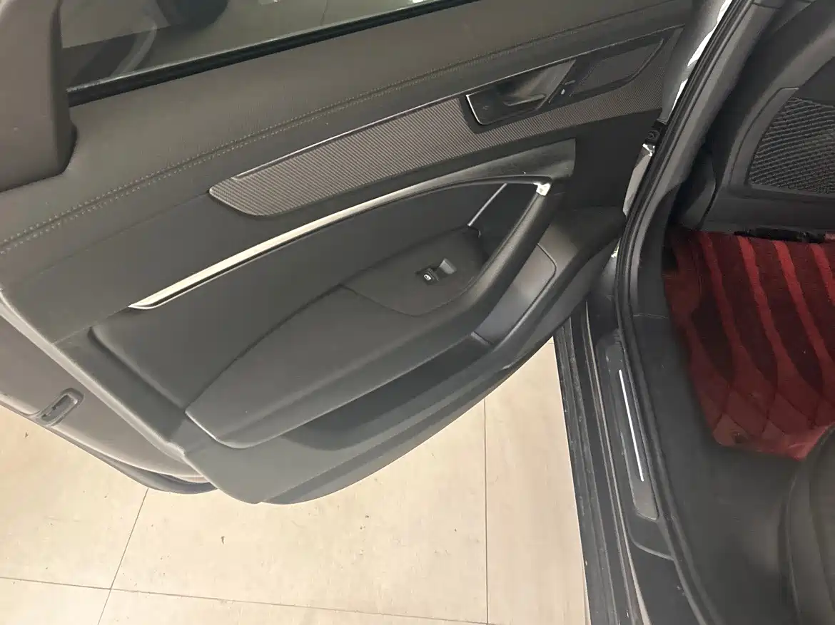 Audi A6L 2021 40 TFSI Luxury Sport фото 10