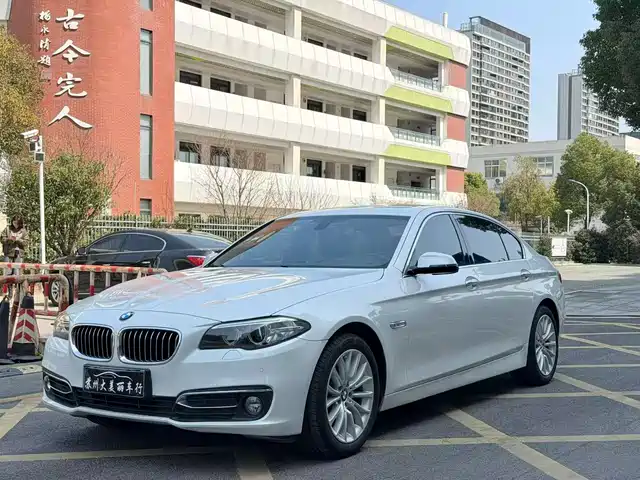BMW 5 SERIES