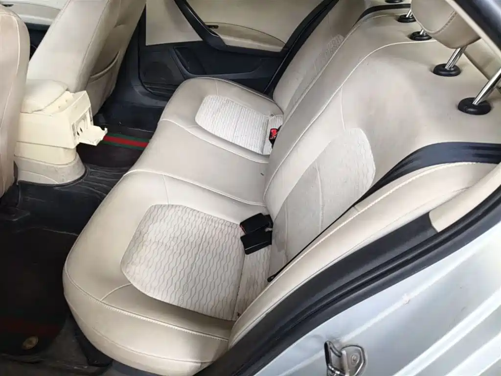 Škoda Rapid 2013 1.6L Automatic Smart Selection фото 17