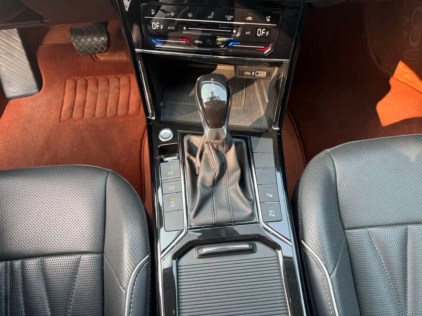 Volkswagen Passat 2023 Facelift 330TSI Luxury Edition фото 11