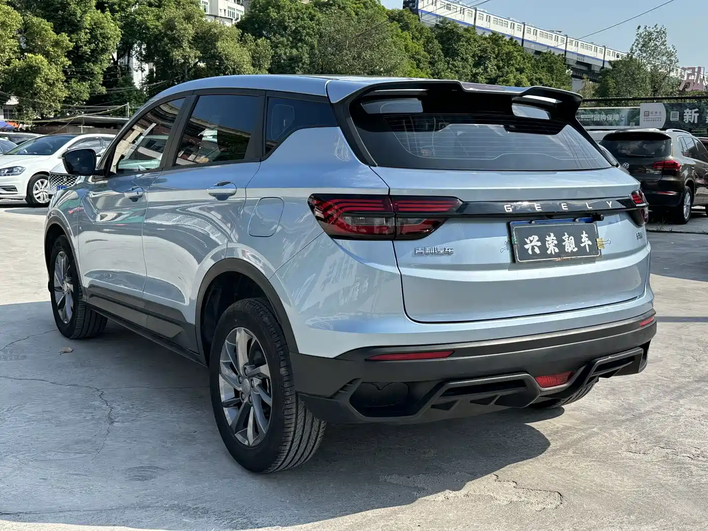 Фото 4 - Geely Coolray