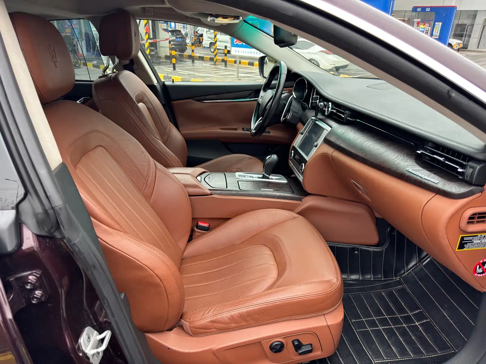 Photo 13 - Maserati Quattroporte