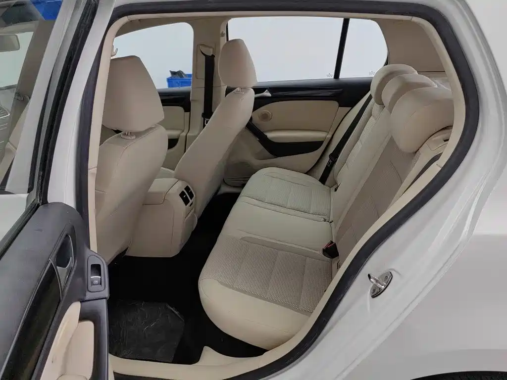 Volkswagen Golf 2013 2012 1.6 Manual Comfort Type