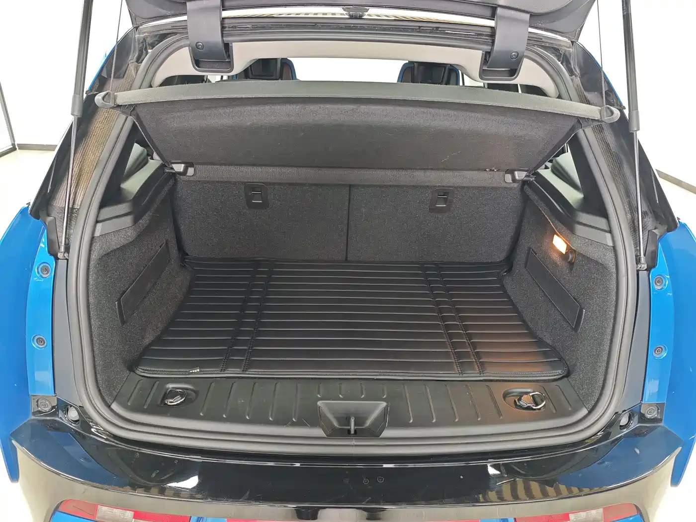 Photo 7 - BMW i3 (Import)