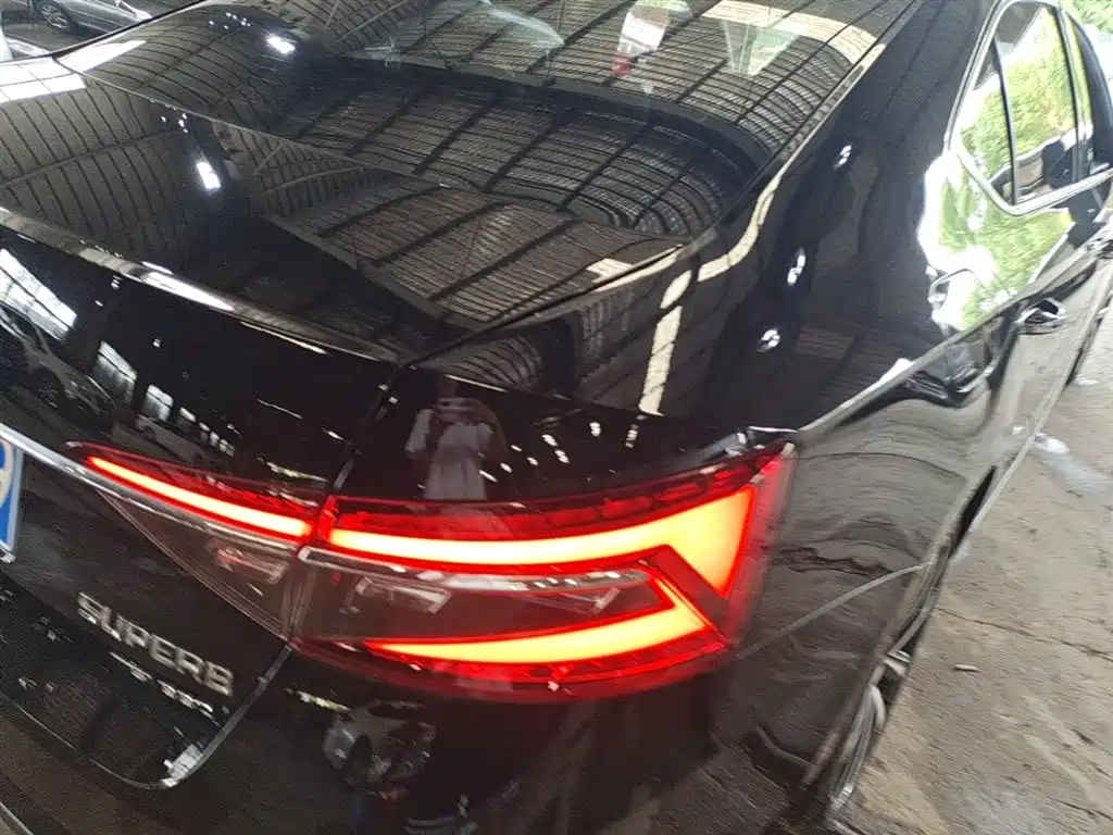 Škoda Superb 2023 Facelift TSI330 DSG Luxury Edition фото 8