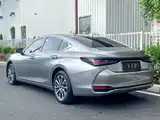 Фото 9 - Lexus ES