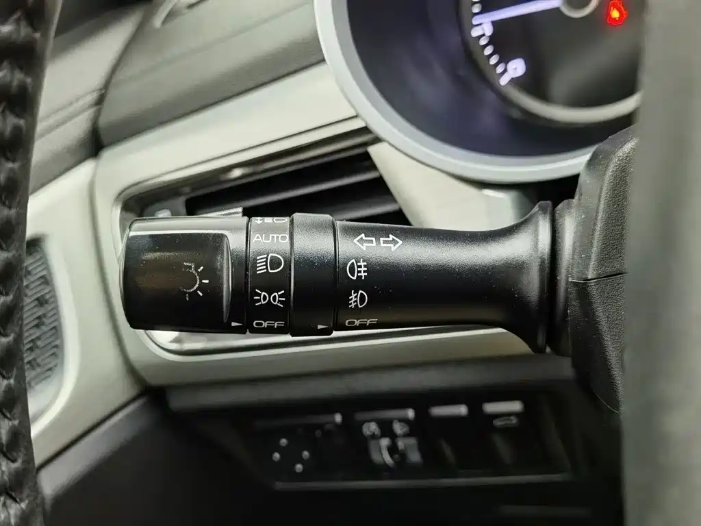 Фото 21 - Geely Emgrand GL