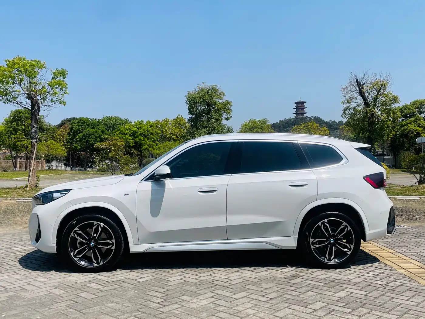 BMW X1 2023 sDrive25Li M Sport Package фото 7