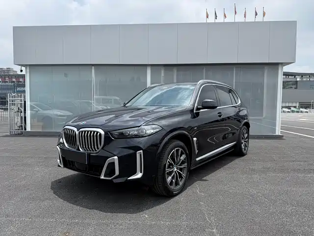BMW X5 2023 xDrive 30Li Premium M Sport Package
