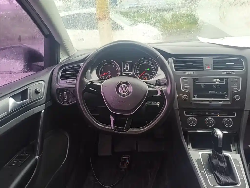 Volkswagen Golf 2016 1.6L Automatic Comfort фото 11