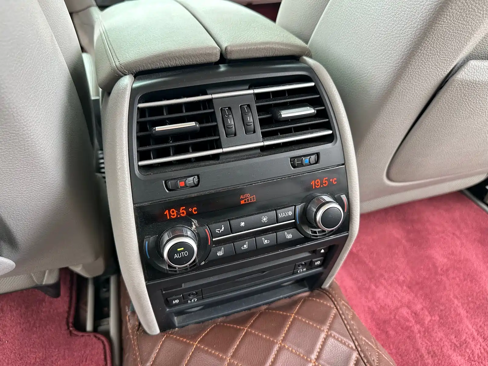 Фото 18 - BMW 7 Series