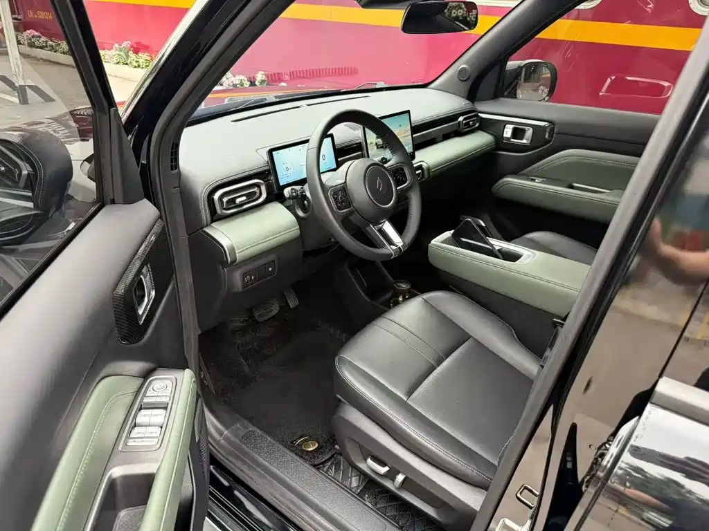 Baojun Yueye Plus 2024 2024 Smart Premium 4-Seater