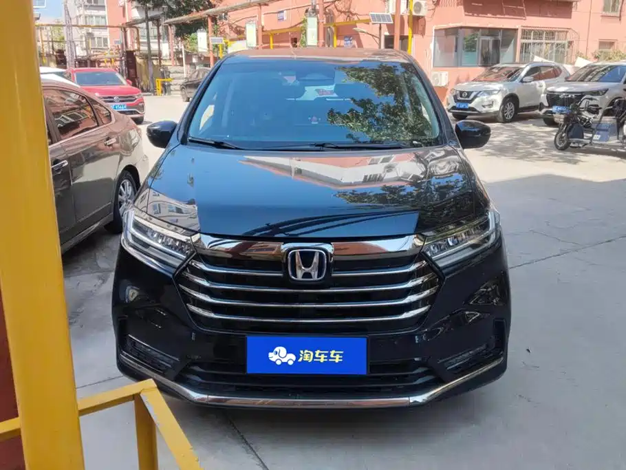 Фото 2 - Honda Odyssey