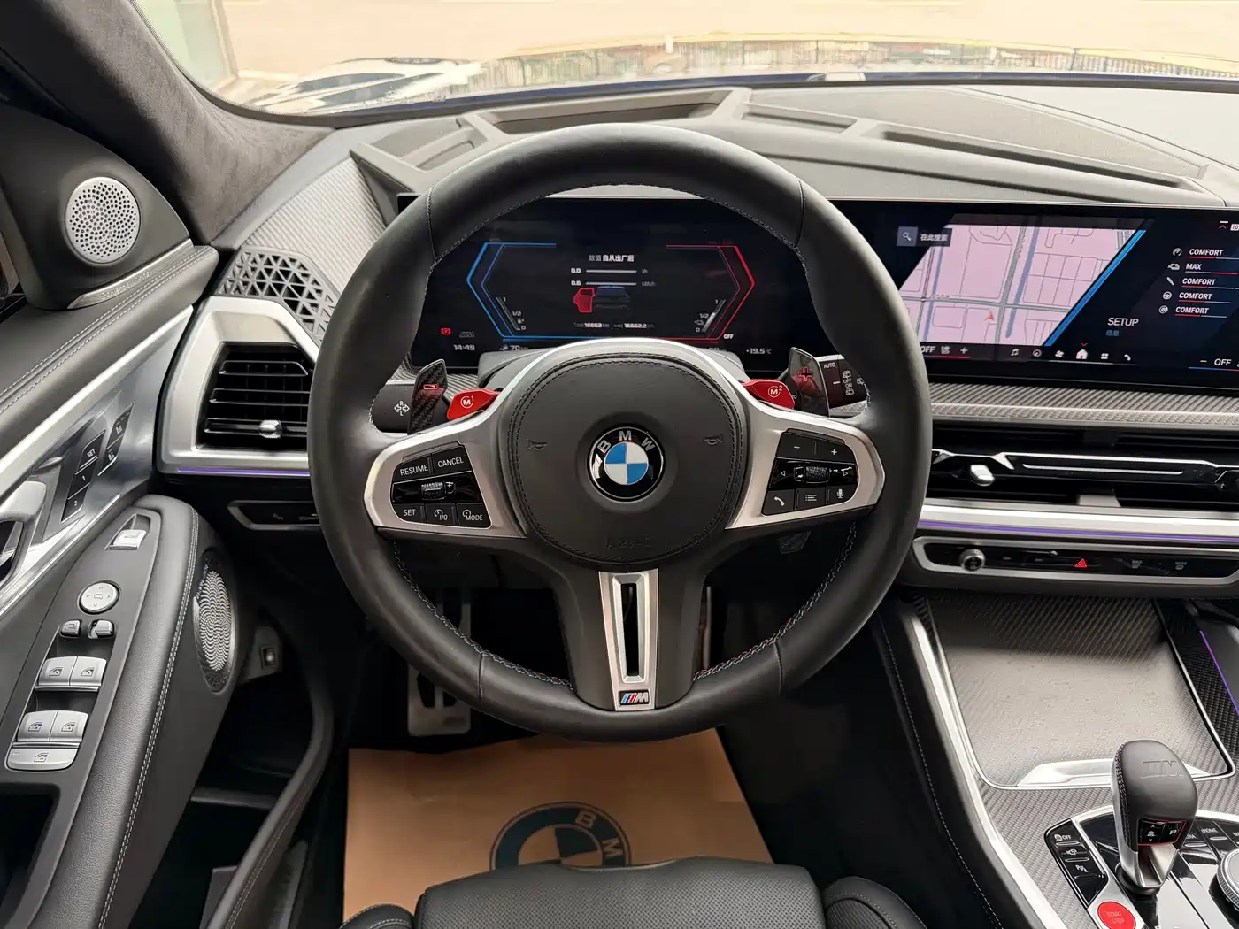 BMW XM 2023 50e фото 27
