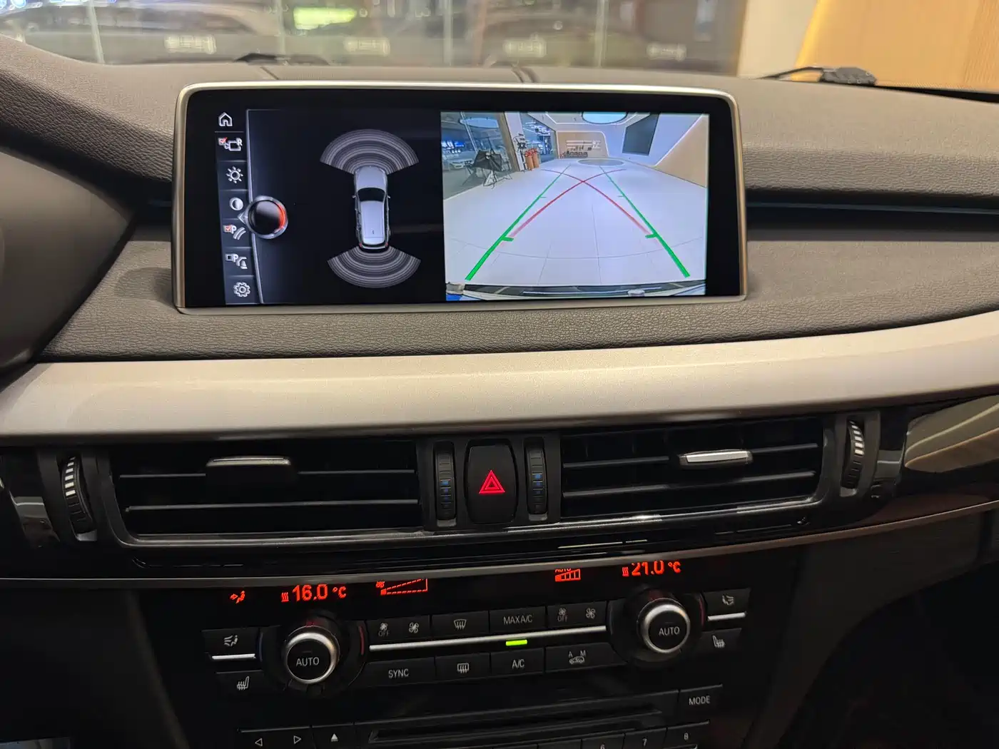 BMW X5 (Import) 2018 xDrive35i Elegant Model фото 8