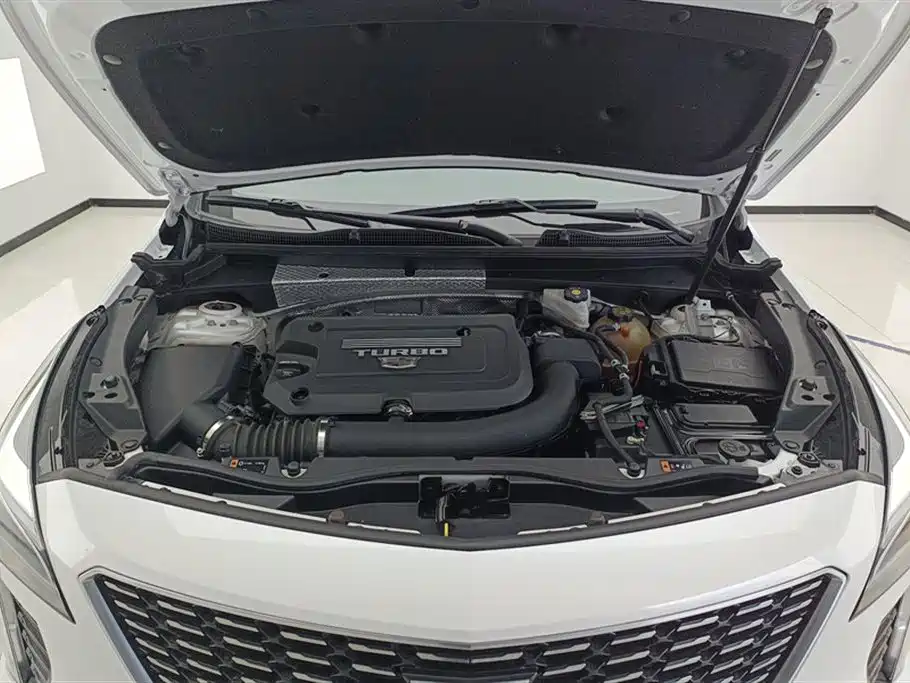 Cadillac XT4 2021 28T FWD Premium Edition фото 10