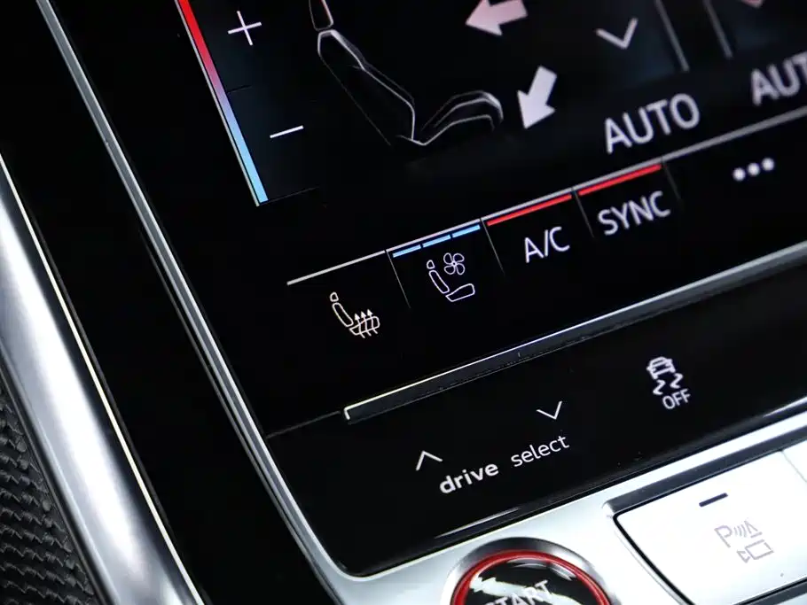 Audi SQ7 2024 4.0 TFSI Dark Knight Edition фото 12