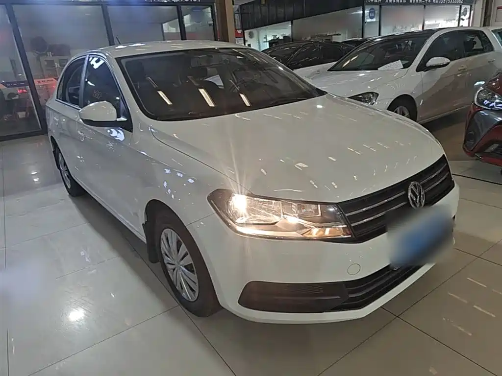 VOLKSWAGEN SANTANA