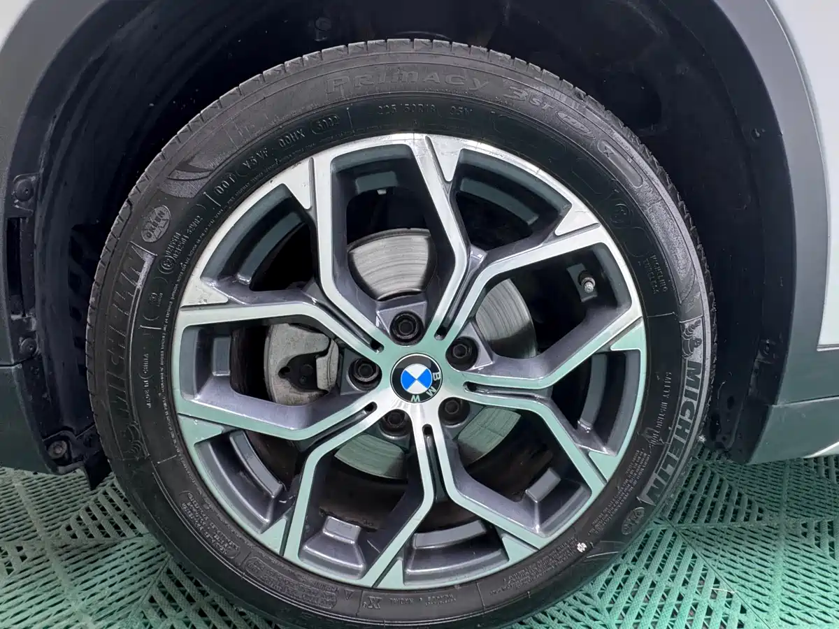 BMW X1 2022 sDrive20Li Premium фото 25
