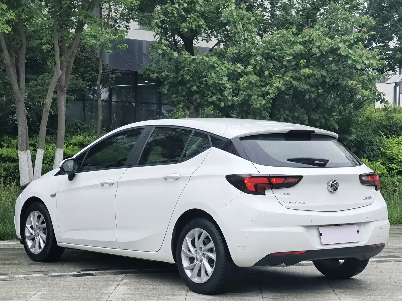 Buick Verano 2018 Hatchback 15S Automatic Leading фото 11