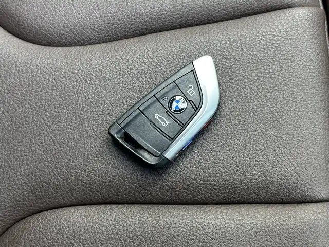 BMW 1 Series 2023 125i M Sport Shadow Edition фото 18