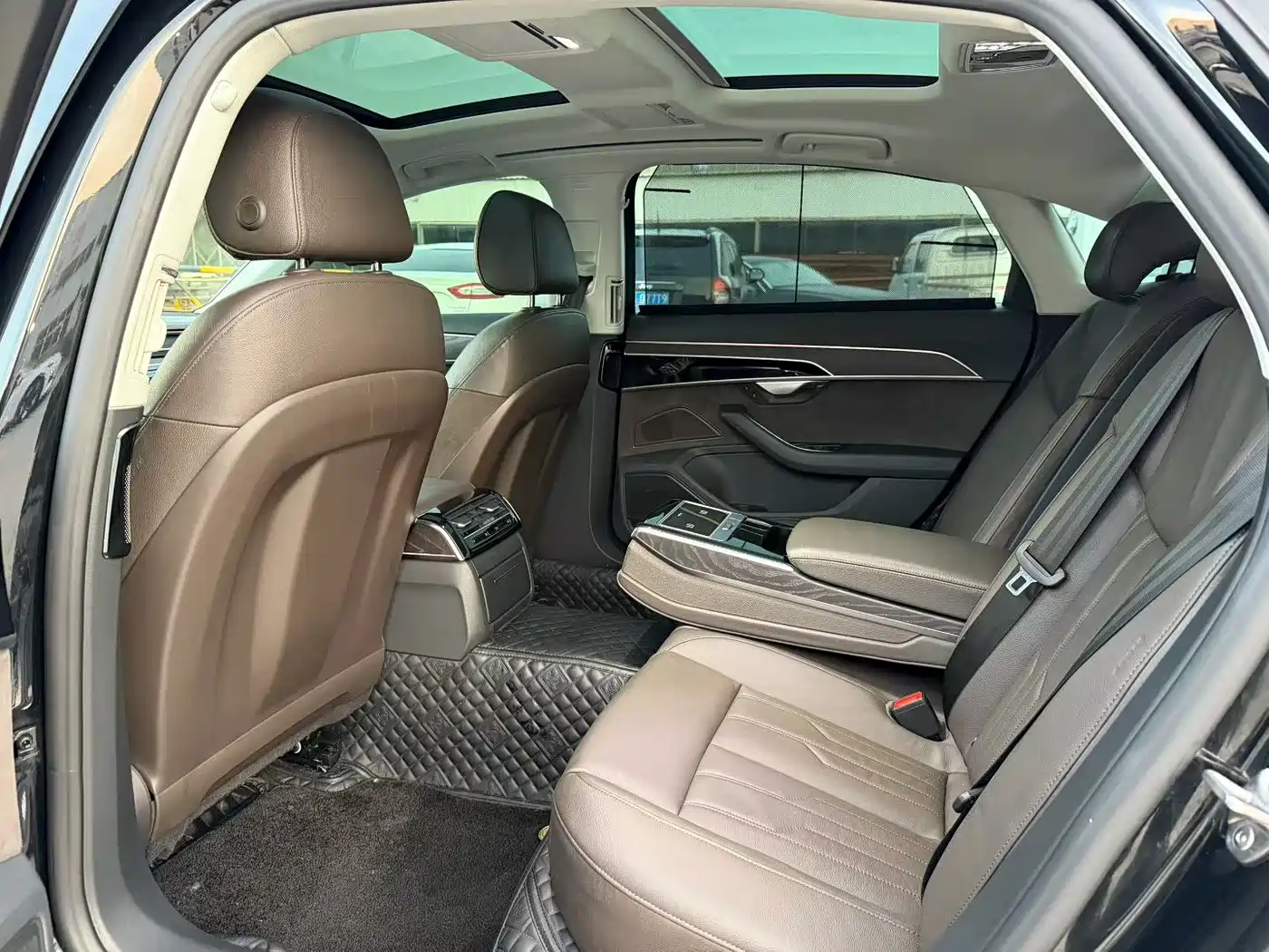 Audi A8 2018 A8L 55 TFSI quattro Launch Premium фото 6