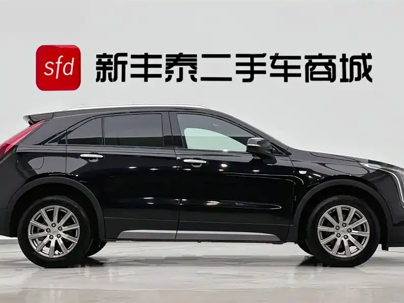 CADILLAC XT4