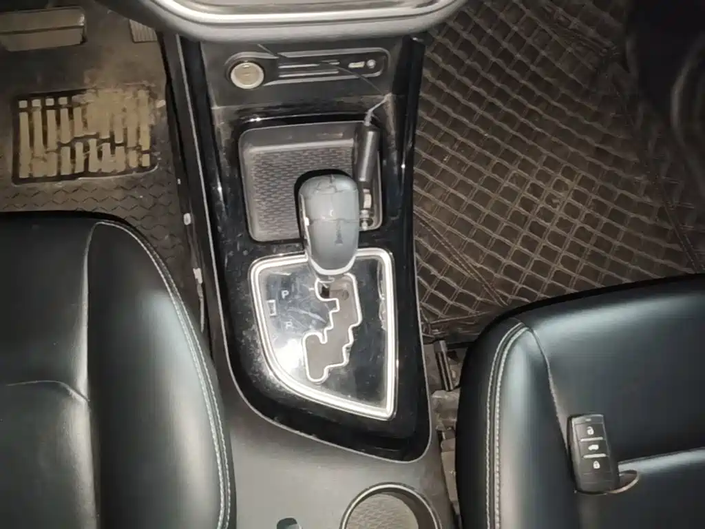 Landwind X2 2017 2017 1.6L Auto Platinum Edition