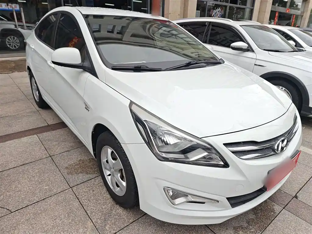 Hyundai Verna 2014 1.4L Automatic Smart GLS фото 4