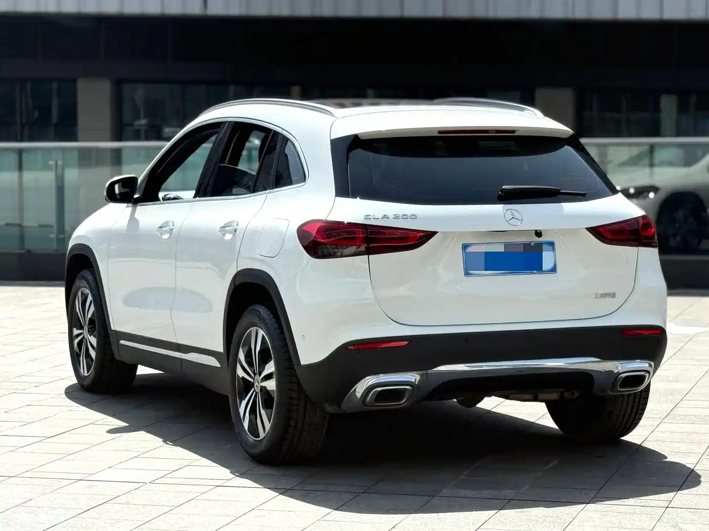 MERCEDES-BENZ GLA