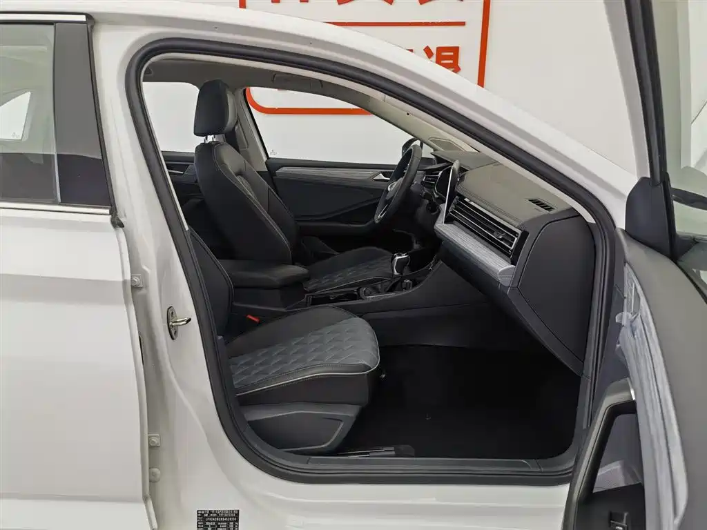 Volkswagen Sagitar 2025 300TSI DSG Surpass Edition фото 23