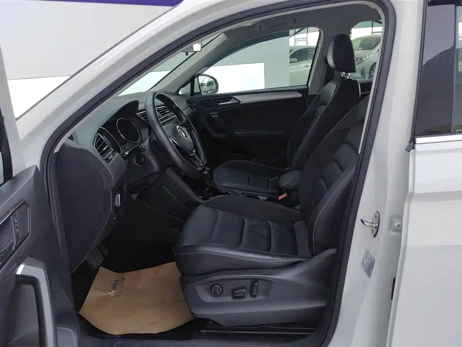 Volkswagen Tiguan L 2018 280TSI Automatic 2WD Comfort фото 9