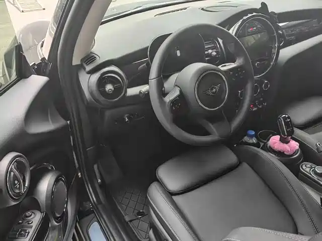 MINI 2023 Facelift 1.5T COOPER Artist — фото 2