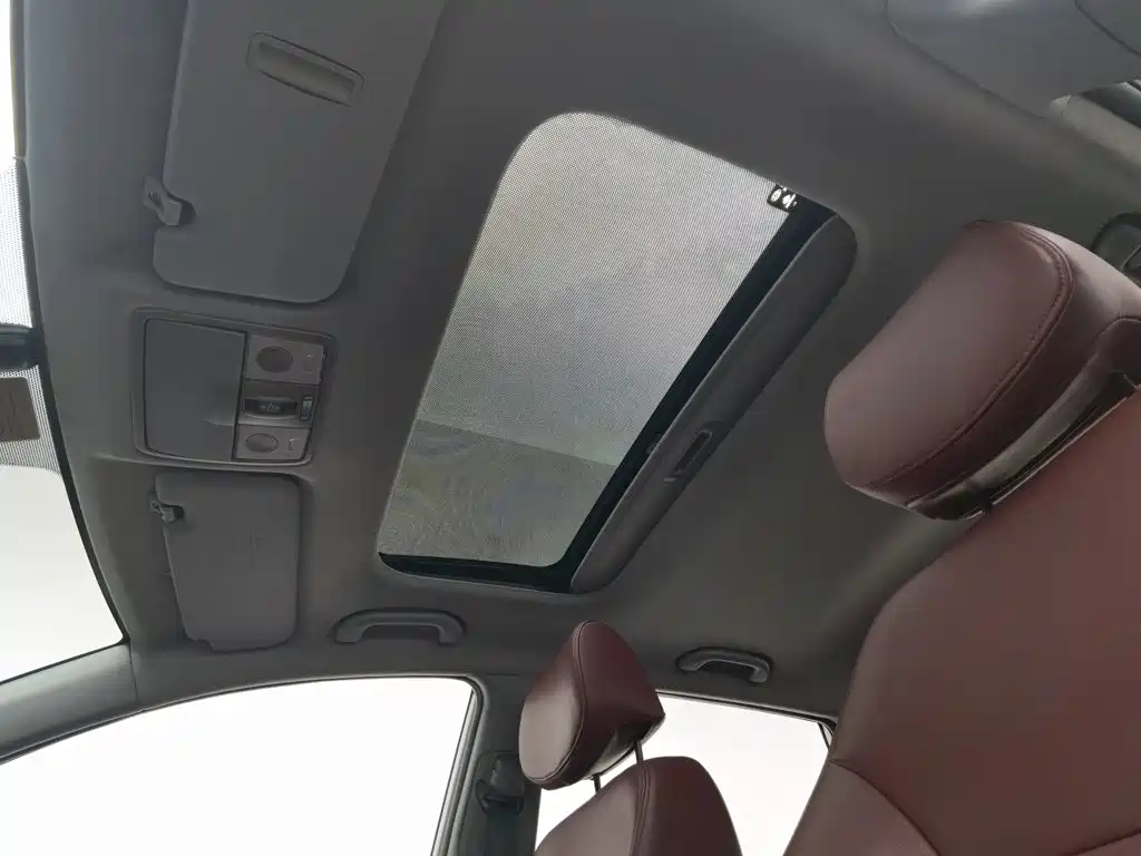 Hyundai Reina 2015 2014 Model 1.4L Automatic TOP