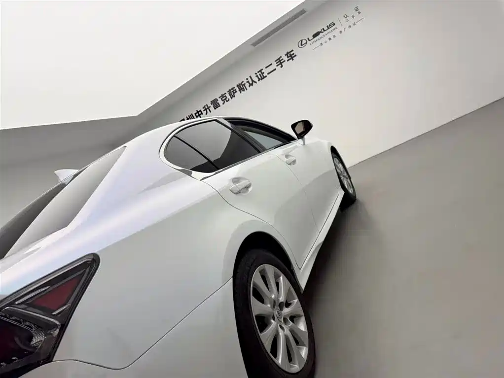 Lexus GS 2017 300 Leading фото 15