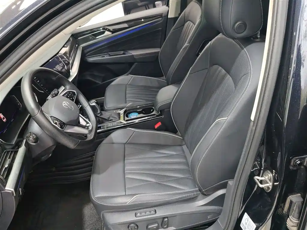 Volkswagen Passat 2023 Facelift 330TSI Starlight Luxury Edition фото 11