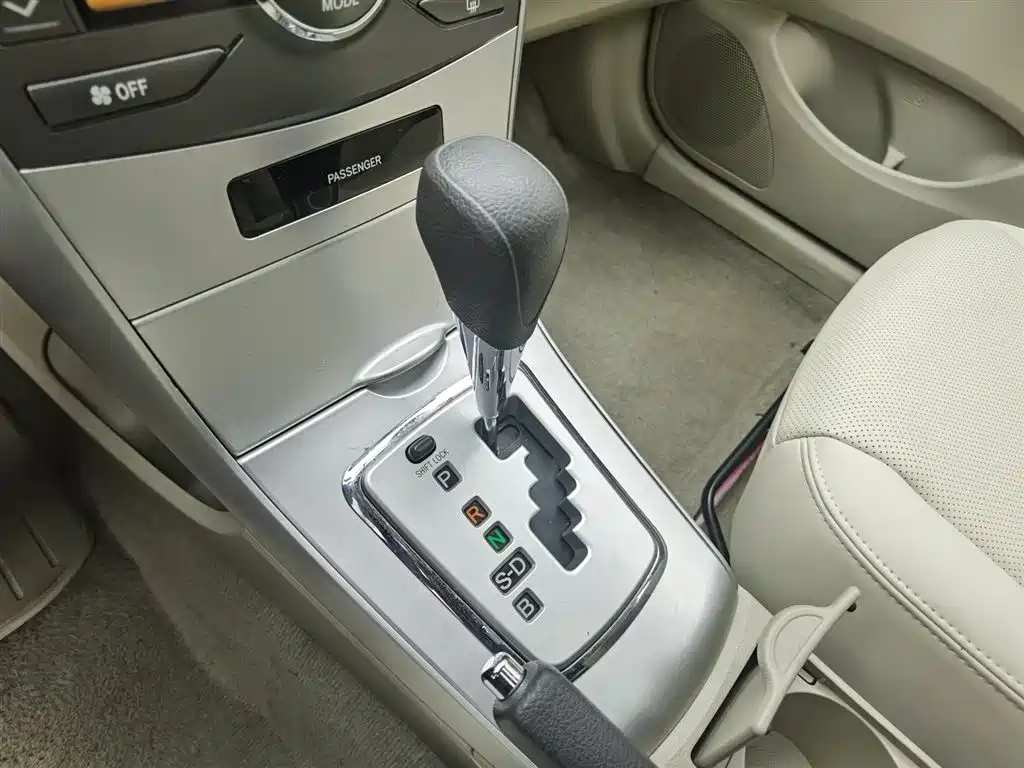 Toyota Corolla 2012 Styling Edition 1.8L CVT GL-i фото 13