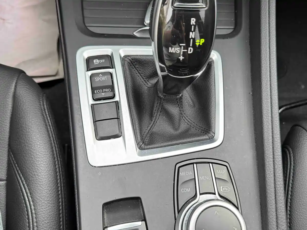BMW 1 Series 2022 120i M Sport фото 15