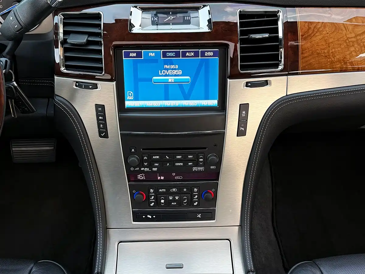 Cadillac Escalade 2013 6.2L ESV Platinum Extended фото 6